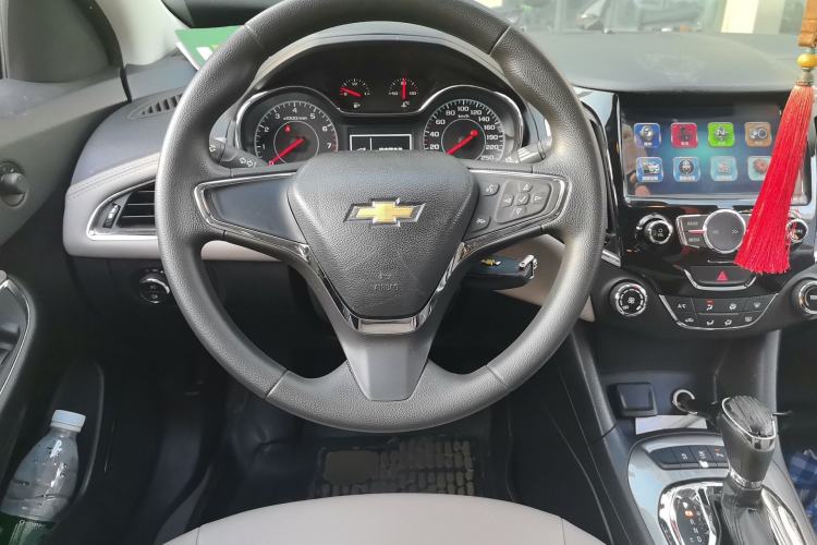 Used Chevrolet Cruze 2015 1.5L Automatic Luxury Edition Steering Wheel