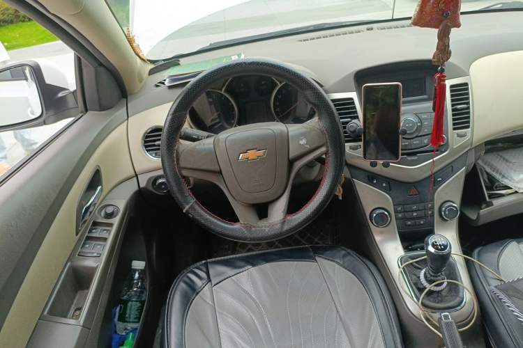 Used Chevrolet Cruze 2015 1.5L Classic SL MT Steering Wheel