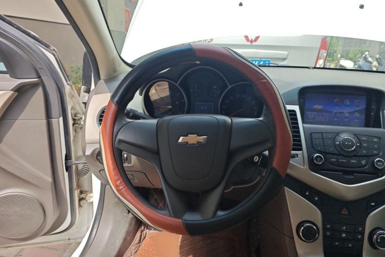 Used Chevrolet Cruze 2015 1.5L Classic SL MT Steering Wheel