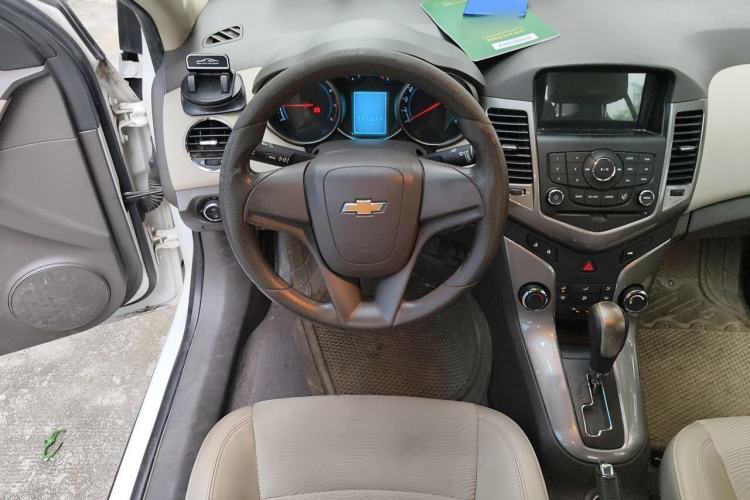 Used Chevrolet Cruze 2015 1.5L Classic SE AT Steering Wheel