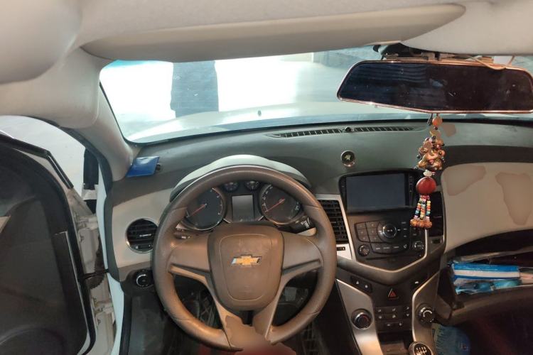 Used Chevrolet Cruze 2015 1.5L Classic SL MT Steering Wheel