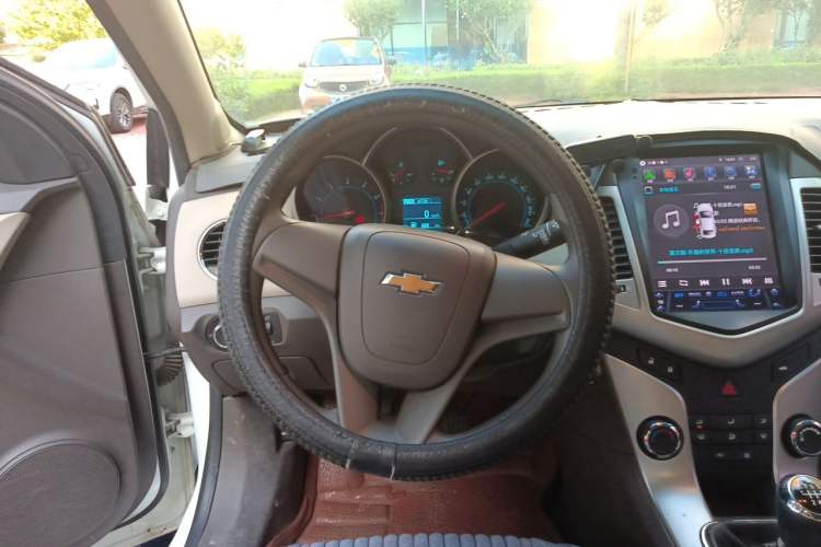 Used Chevrolet Cruze 2015 1.5L Classic SL MT Steering Wheel
