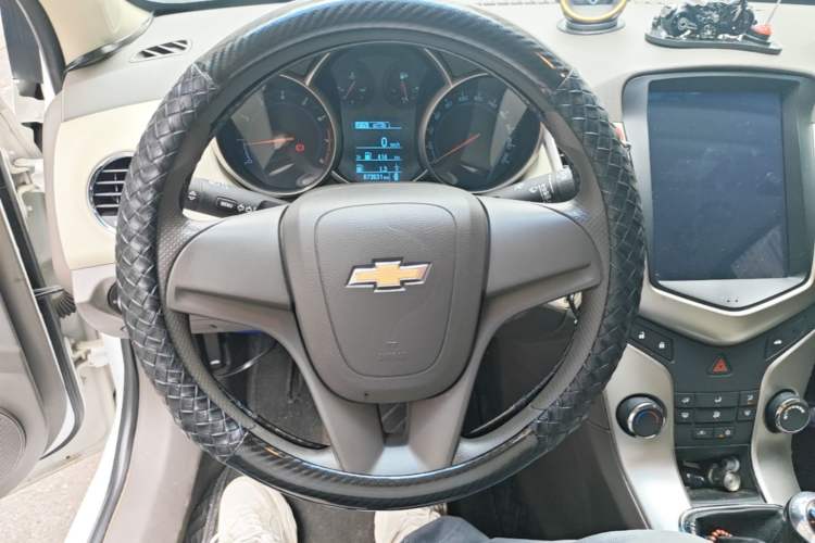 Used Chevrolet Cruze 2015 1.5L Classic SL MT Steering Wheel