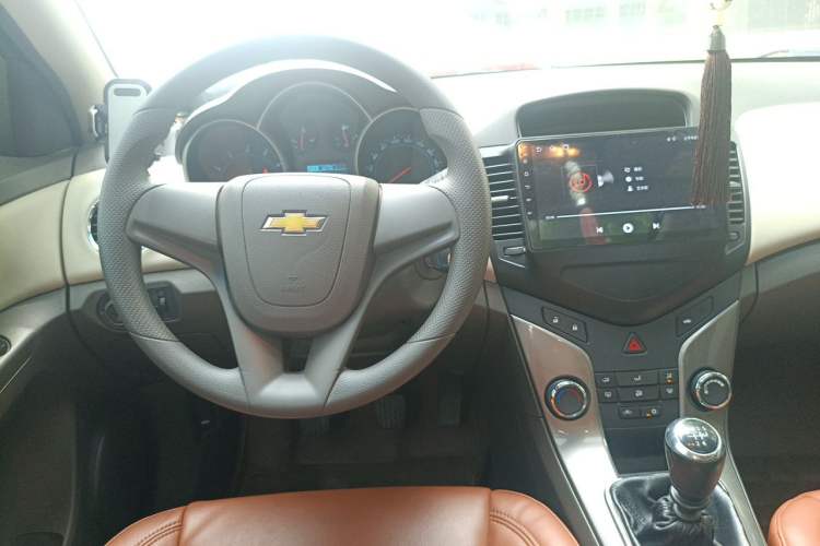 Used Chevrolet Cruze 2015 1.5L Classic SE MT Steering Wheel