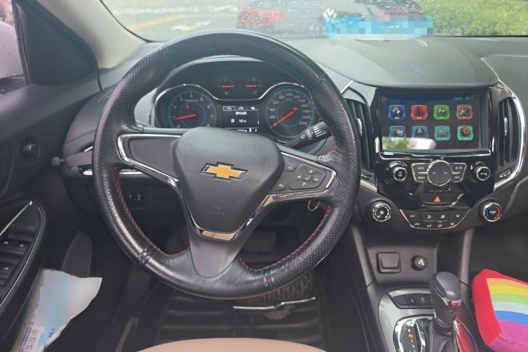 Used Chevrolet Cruze 2015 1.5L Automatic Luxury Edition Steering Wheel