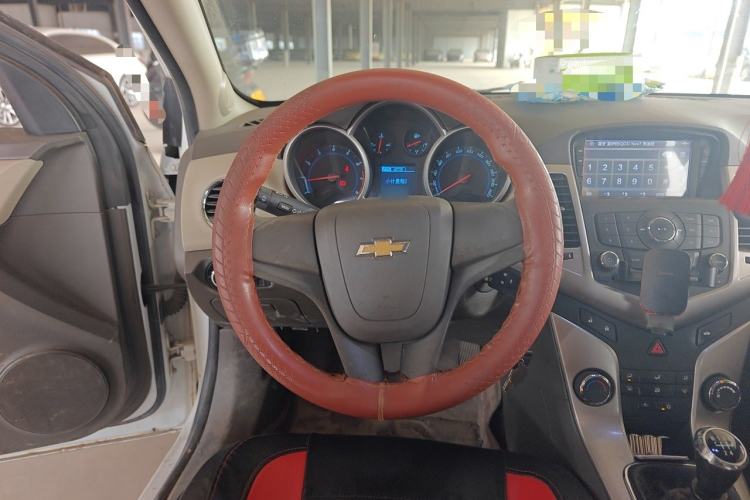 Used Chevrolet Cruze 2015 1.5L Classic SL MT Steering Wheel