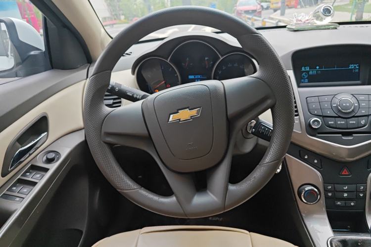 Used Chevrolet Cruze 2015 1.5L Classic SE MT Steering Wheel