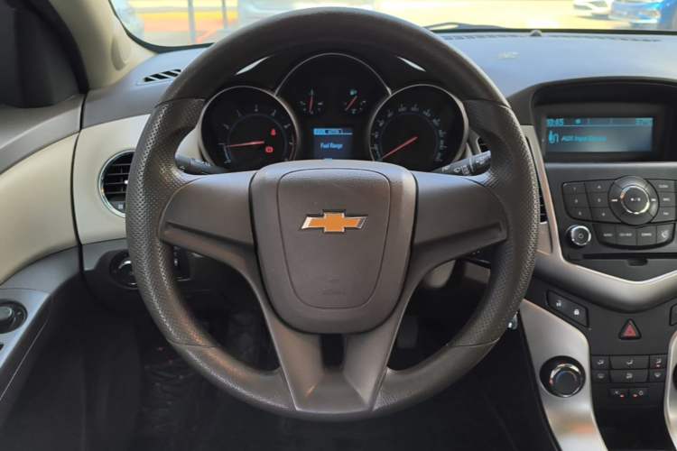 Used Chevrolet Cruze 2015 1.5L Classic SL MT Steering Wheel
