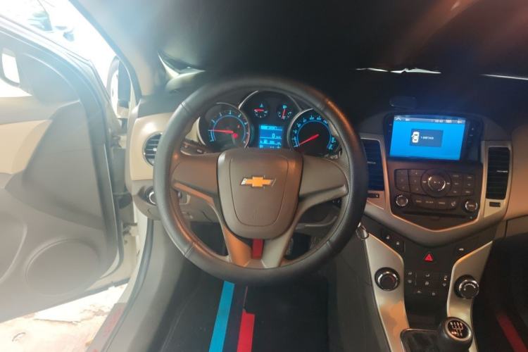 Used Chevrolet Cruze 2015 1.5L Classic SL MT Steering Wheel