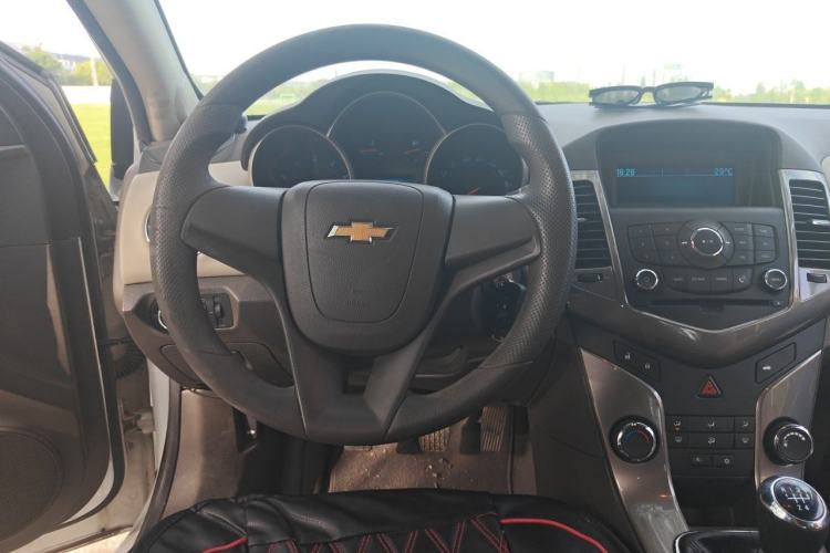 Used Chevrolet Cruze 2015 1.5L Classic SE MT Steering Wheel