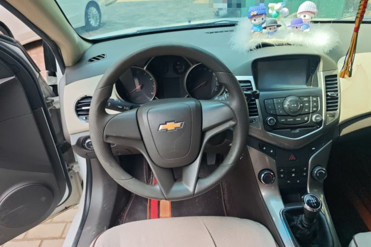 Used Chevrolet Cruze 2015 1.5L Classic SE MT Steering Wheel