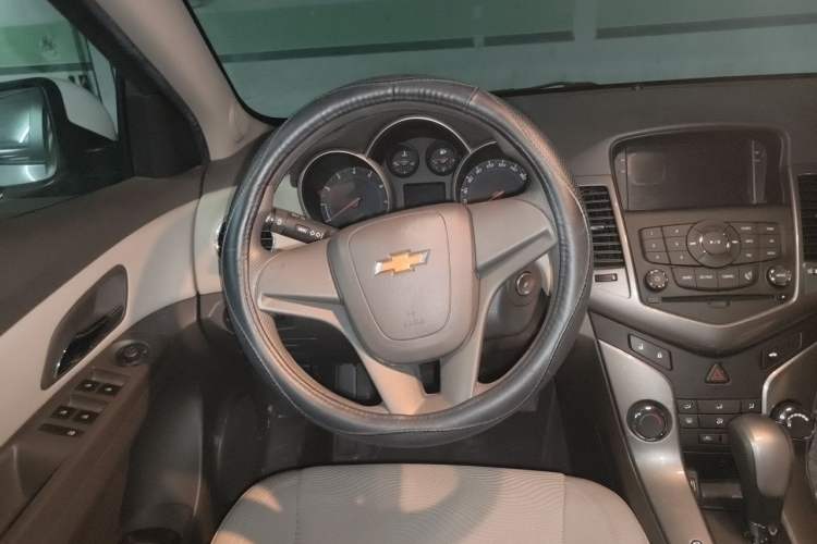 Used Chevrolet Cruze 2015 1.5L Classic SE AT Steering Wheel