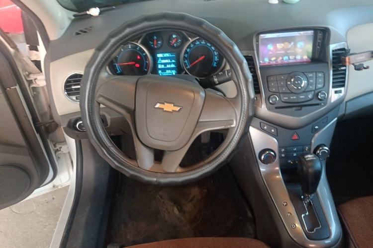 Used Chevrolet Cruze 2015 1.5L Classic SE AT Steering Wheel
