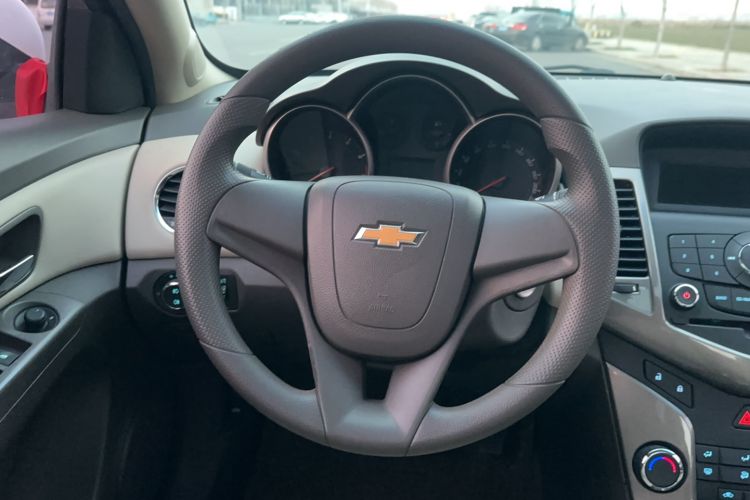 Used Chevrolet Cruze 2015 1.5L Classic SE AT Steering Wheel