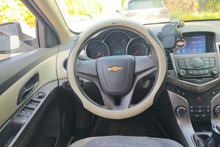 Used Chevrolet Cruze 2015 1.5L Classic SE MT Steering Wheel