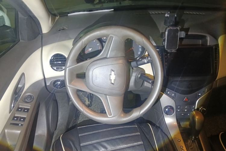 Used Chevrolet Cruze 2015 1.5L Classic SE AT Steering Wheel