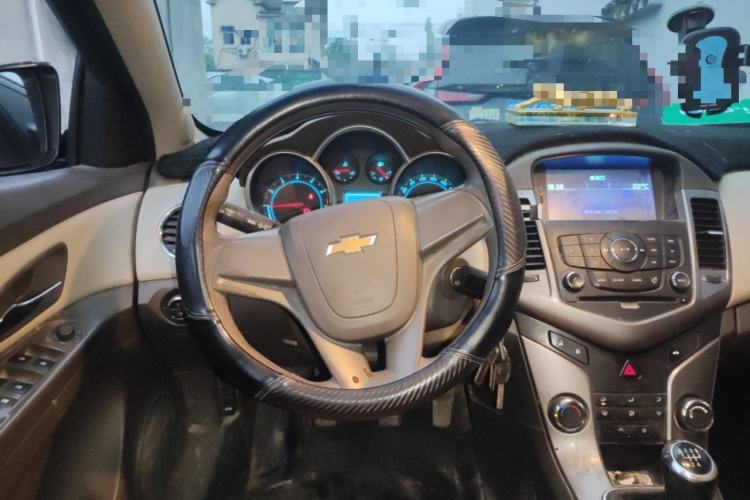 Used Chevrolet Cruze 2015 1.5L Classic SE MT Steering Wheel
