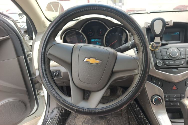 Used Chevrolet Cruze 2015 1.5L Classic SE AT Steering Wheel
