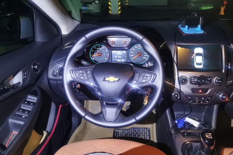 Used Chevrolet Cruze 2015 1.4T Manual Elite Edition Steering Wheel