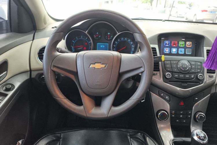 Used Chevrolet Cruze 2015 1.5L Classic SE MT Steering Wheel