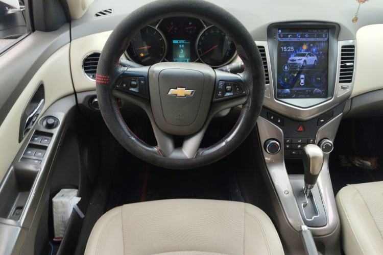 Used Chevrolet Cruze 2015 1.5L Classic SE AT Steering Wheel