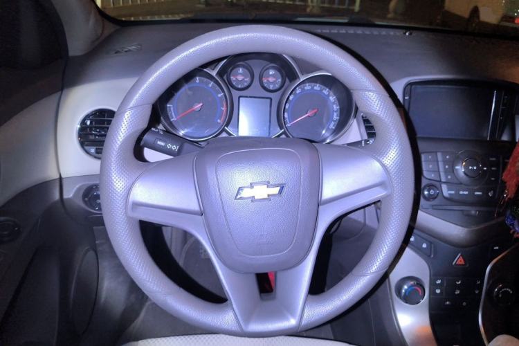 Used Chevrolet Cruze 2015 1.5L Classic SL MT Steering Wheel