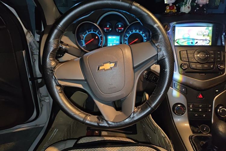 Used Chevrolet Cruze 2015 1.5L Classic SE MT Steering Wheel
