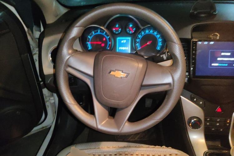 Used Chevrolet Cruze 2015 1.5L Classic SL MT Steering Wheel