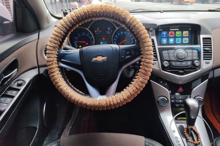 Used Chevrolet Cruze 2015 Hatchback 1.6L Automatic Comfort Edition Steering Wheel