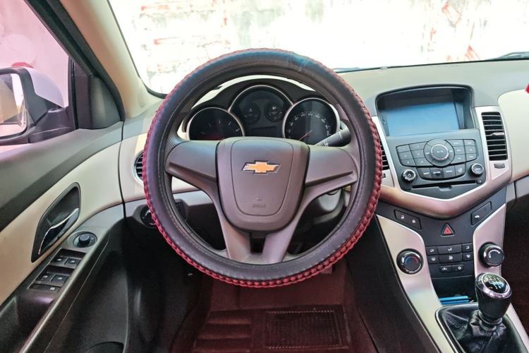 Used Chevrolet Cruze 2015 1.5L Classic SL MT Steering Wheel