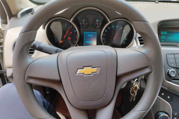 Used Chevrolet Cruze 2015 1.5L Classic SE MT Steering Wheel