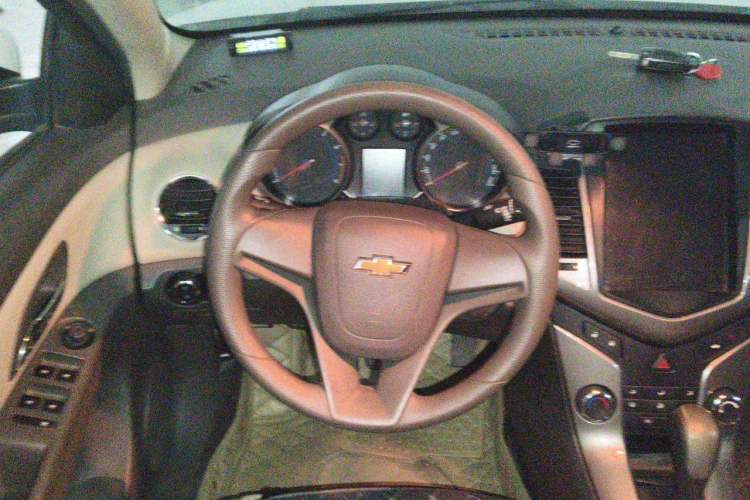 Used Chevrolet Cruze 2015 1.5L Classic SE AT Steering Wheel
