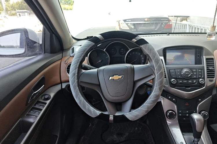 Used Chevrolet Cruze 2015 1.5L Classic SE AT Steering Wheel
