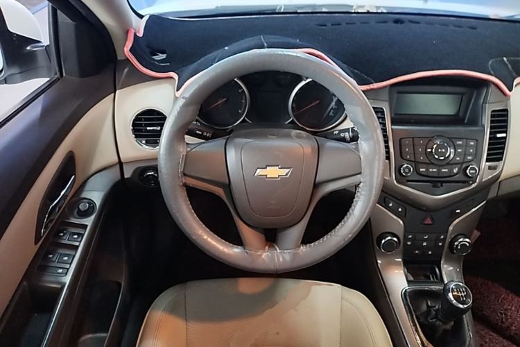 Used Chevrolet Cruze 2015 1.5L Classic SE MT Steering Wheel