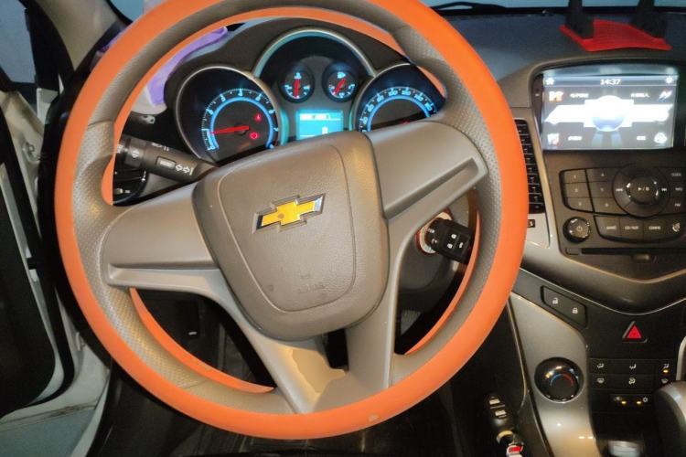Used Chevrolet Cruze 2015 1.5L Classic SE AT Steering Wheel