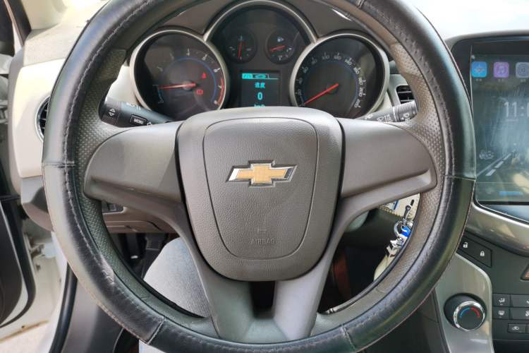 Used Chevrolet Cruze 2015 1.5L Classic SE MT Steering Wheel