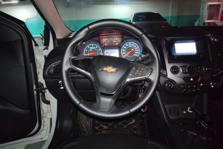 Used Chevrolet Cruze 2015 1.4T Manual Elite Edition Steering Wheel