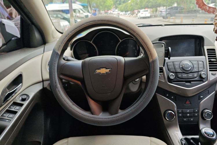 Used Chevrolet Cruze 2015 1.5L Classic SE MT Steering Wheel