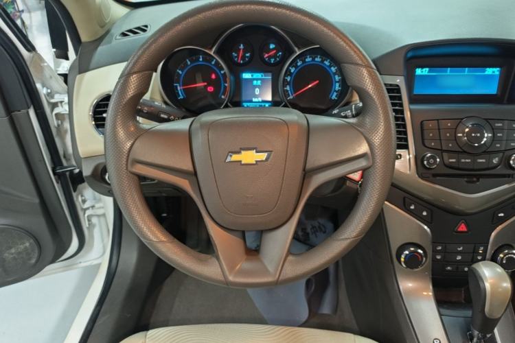Used Chevrolet Cruze 2015 1.5L Classic SE AT Steering Wheel