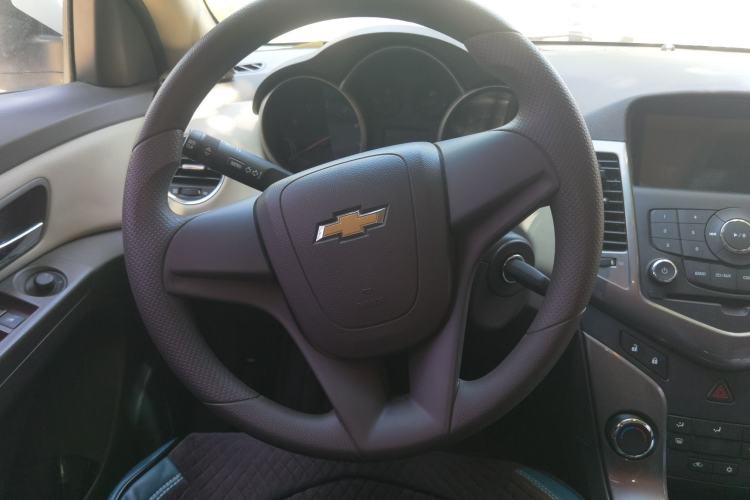 Used Chevrolet Cruze 2015 1.5L Classic SE MT Steering Wheel