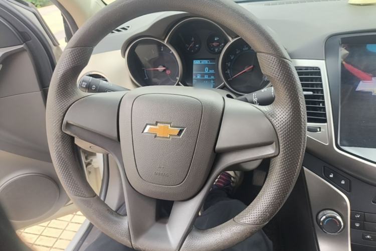 Used Chevrolet Cruze 2015 1.5L Classic SL MT Steering Wheel