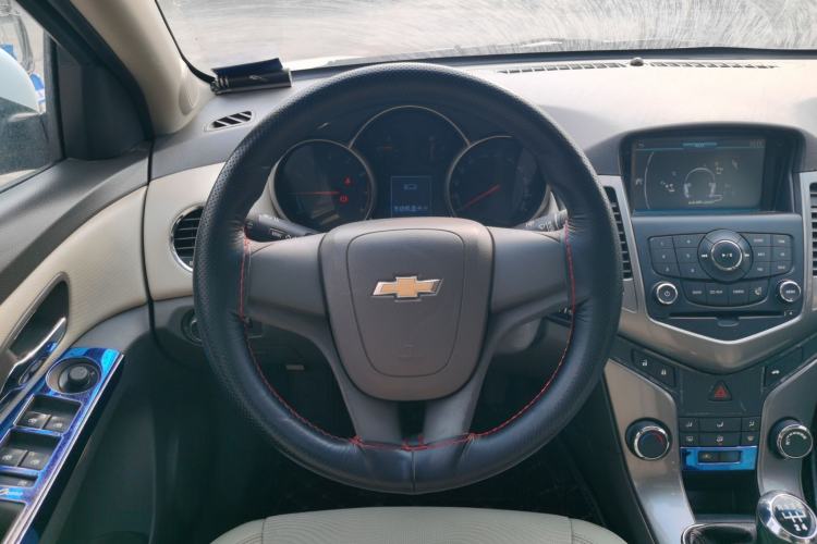 Used Chevrolet Cruze 2015 1.5L Classic SE MT Steering Wheel