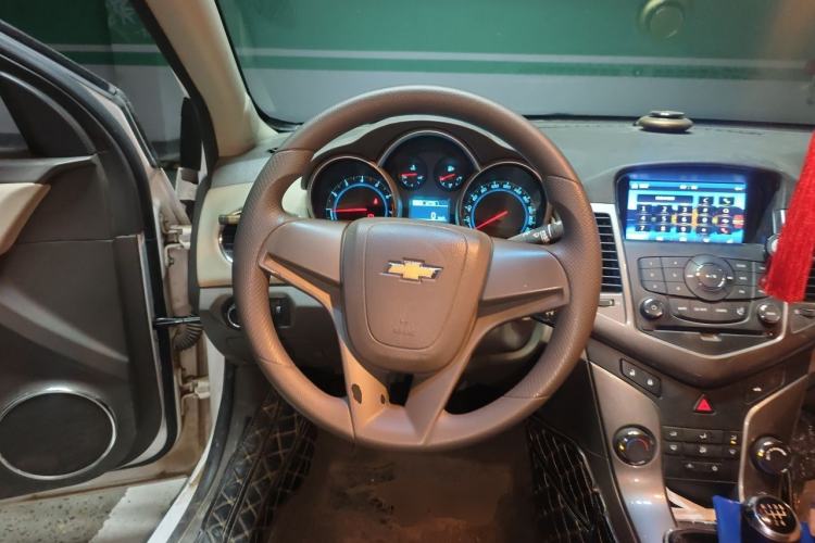 Used Chevrolet Cruze 2015 1.5L Classic SE MT Steering Wheel
