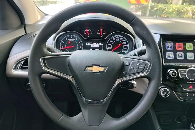 Used Chevrolet Cruze 2015 1.5L Automatic Luxury Edition Steering Wheel