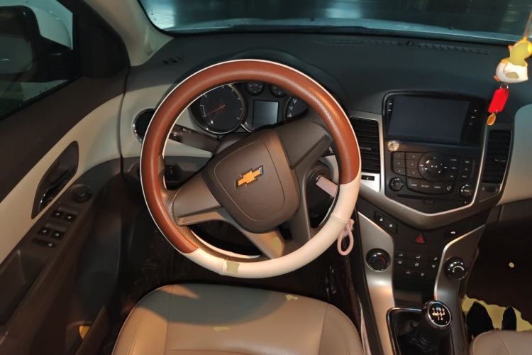 Used Chevrolet Cruze 2015 1.5L Classic SL MT Steering Wheel