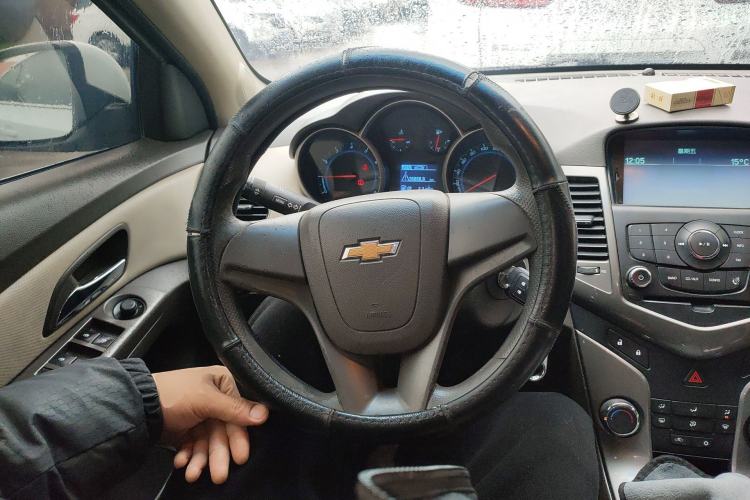 Used Chevrolet Cruze 2015 1.5L Classic SE MT Steering Wheel