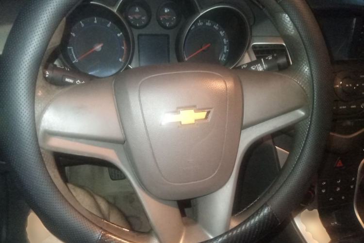 Used Chevrolet Cruze 2015 1.5L Classic SL MT Steering Wheel