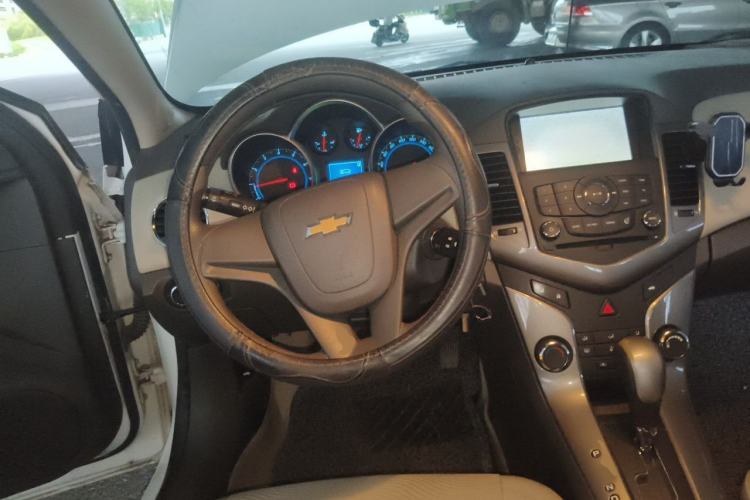 Used Chevrolet Cruze 2015 1.5L Classic SE AT Steering Wheel