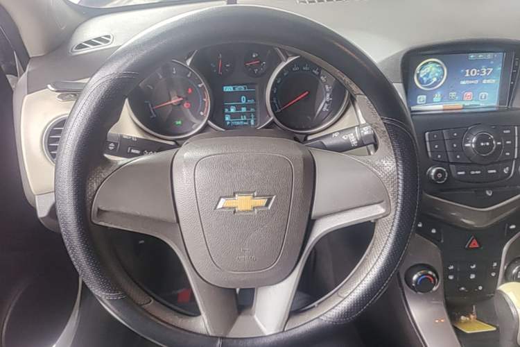 Used Chevrolet Cruze 2015 1.5L Classic SE AT Steering Wheel