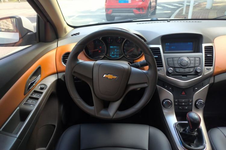 Used Chevrolet Cruze 2015 1.5L Classic SL MT Steering Wheel